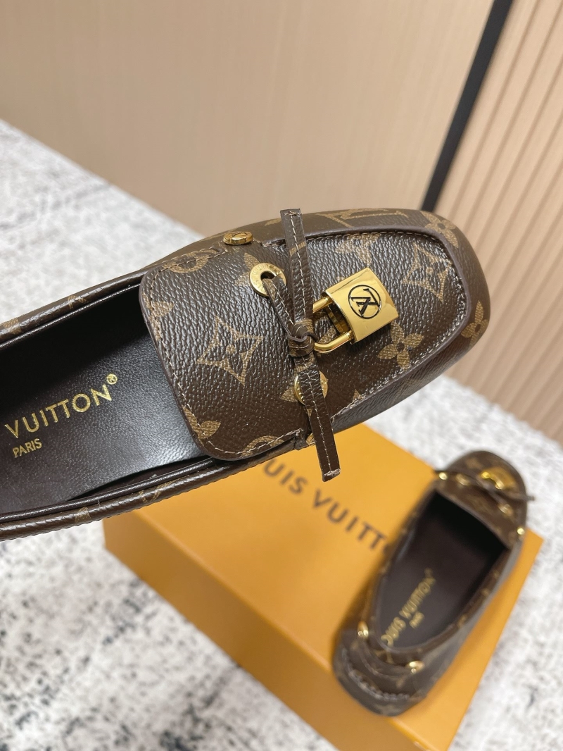 l0vis Vvtt0n loafers